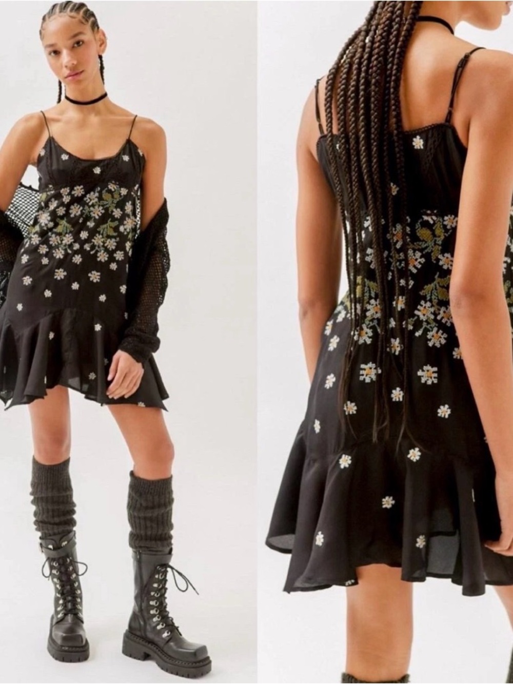Urban Outfitters Sienna Embroidered Mini Dress M Hanky Hem Fairycore Whimsigoth